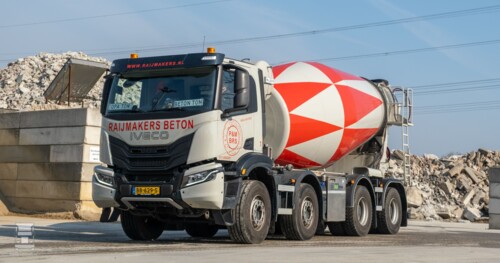 .T-Way 8x4 Wide-Spread met 12M3 Electrische Mulder-Miver lv .T-Way 8x4 Wide-Spread met 12M3 Electrische Mulder-Miver lv